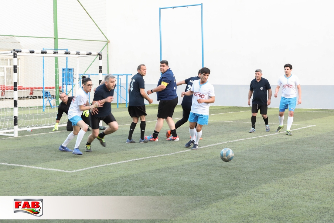 There was a game between the teams "FAB Bazarlama" and "OMID 2"